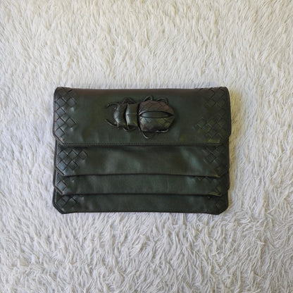 Bottega Veneta Beetle Clasp Intrecciato Clutch Handbag (Pre-Owned)