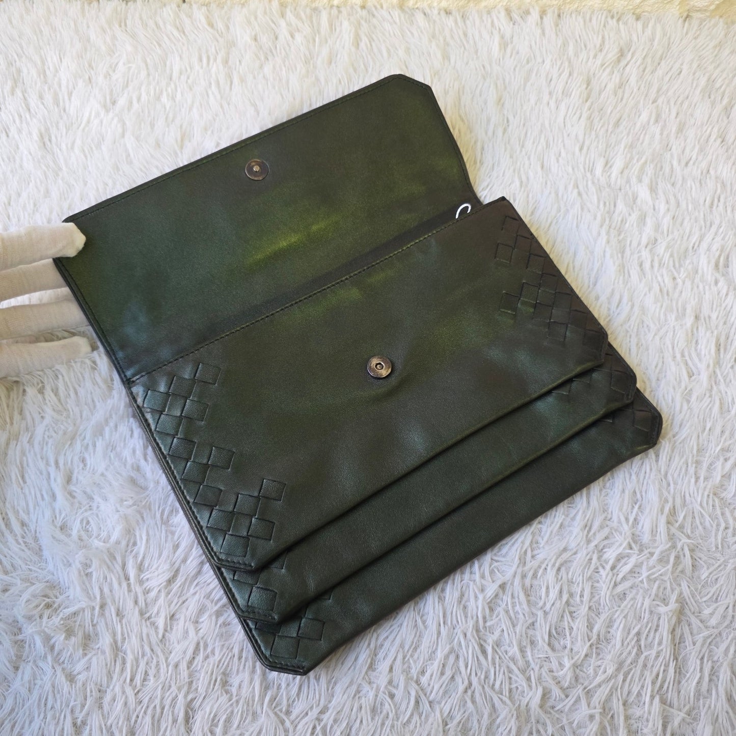 Bottega Veneta Beetle Clasp Intrecciato Clutch Handbag (Pre-Owned)