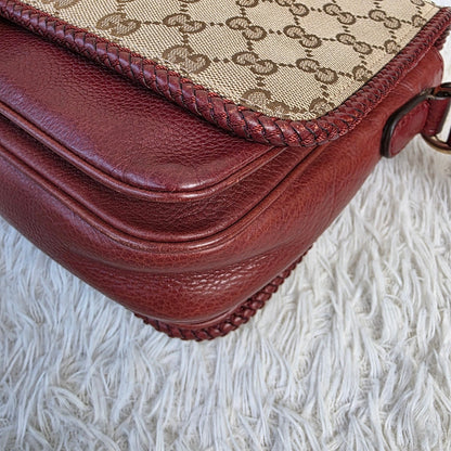 Gucci GG Supreme Canvas Messenger Crossbody Handbag (Pre-Owned)