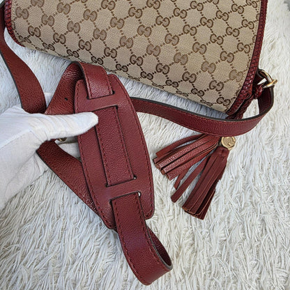 Gucci GG Supreme Canvas Messenger Crossbody Handbag (Pre-Owned)