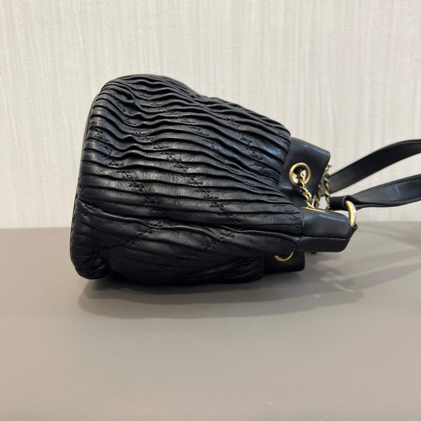 CHANEL Drawstring Bucket Chain Shoulder Handbag (Pre-Owned)