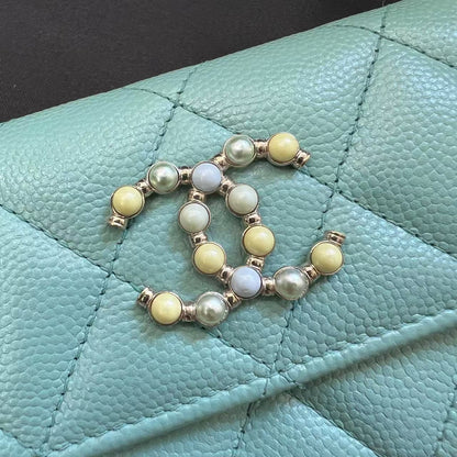Chanel Mint Green Quilted Pearl CC Card Holder (Pre-Owned)