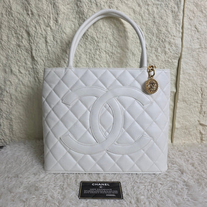 CHANEL Grand Shopping Tote GST Caviar Leather White (Pre-Owned)