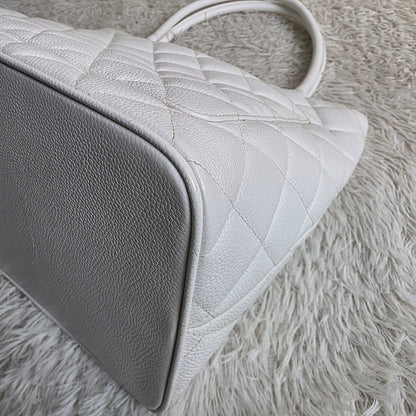 CHANEL Grand Shopping Tote GST Caviar Leather White (Pre-Owned)