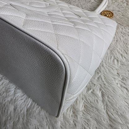 CHANEL Grand Shopping Tote GST Caviar Leather White (Pre-Owned)
