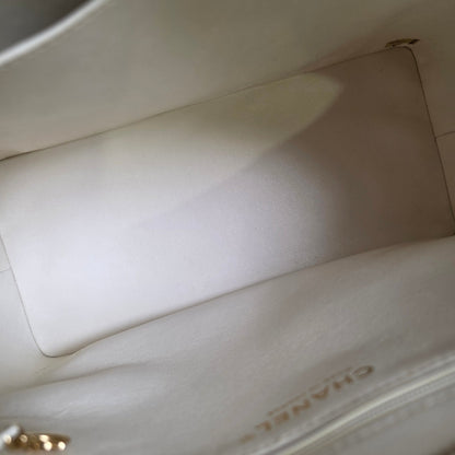 CHANEL Grand Shopping Tote GST Caviar Leather White (Pre-Owned)