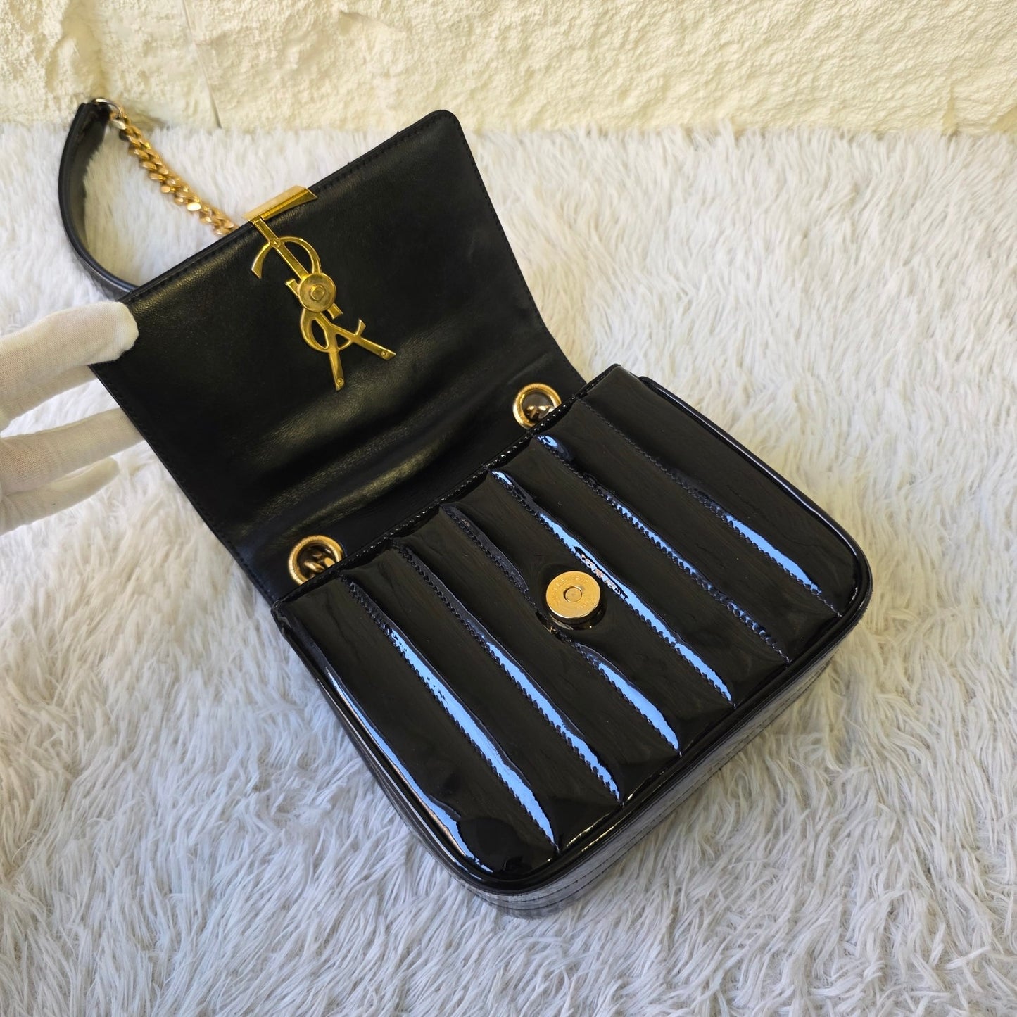 Saint Laurent Vicky Patent Leather Chain Shoulder Bag (Pre-Owned)