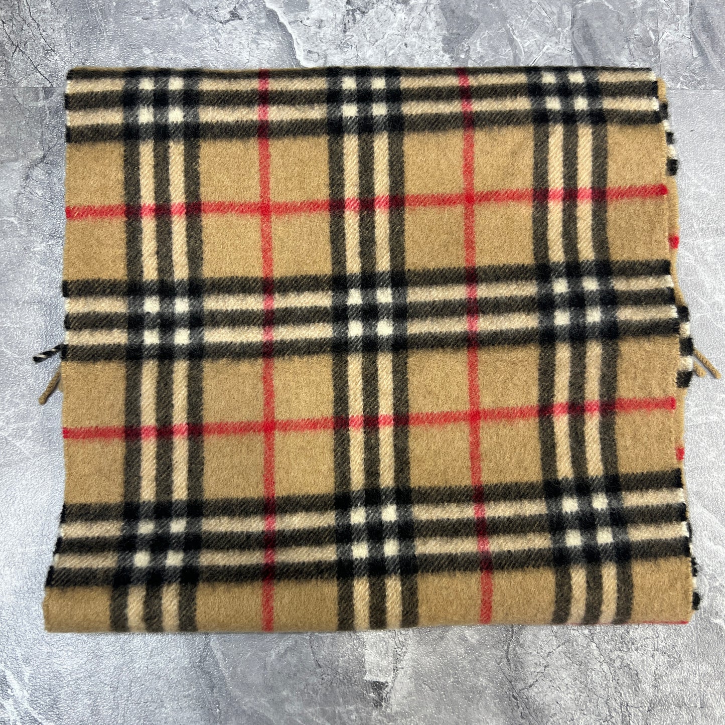 Burberry经典格纹羊绒围巾（二手） 