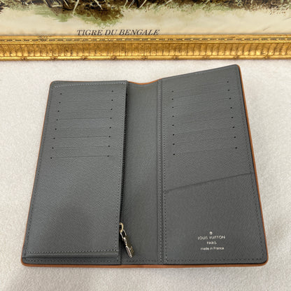 Louis Vuitton Brazza Long Wallet (Pre-Owned)