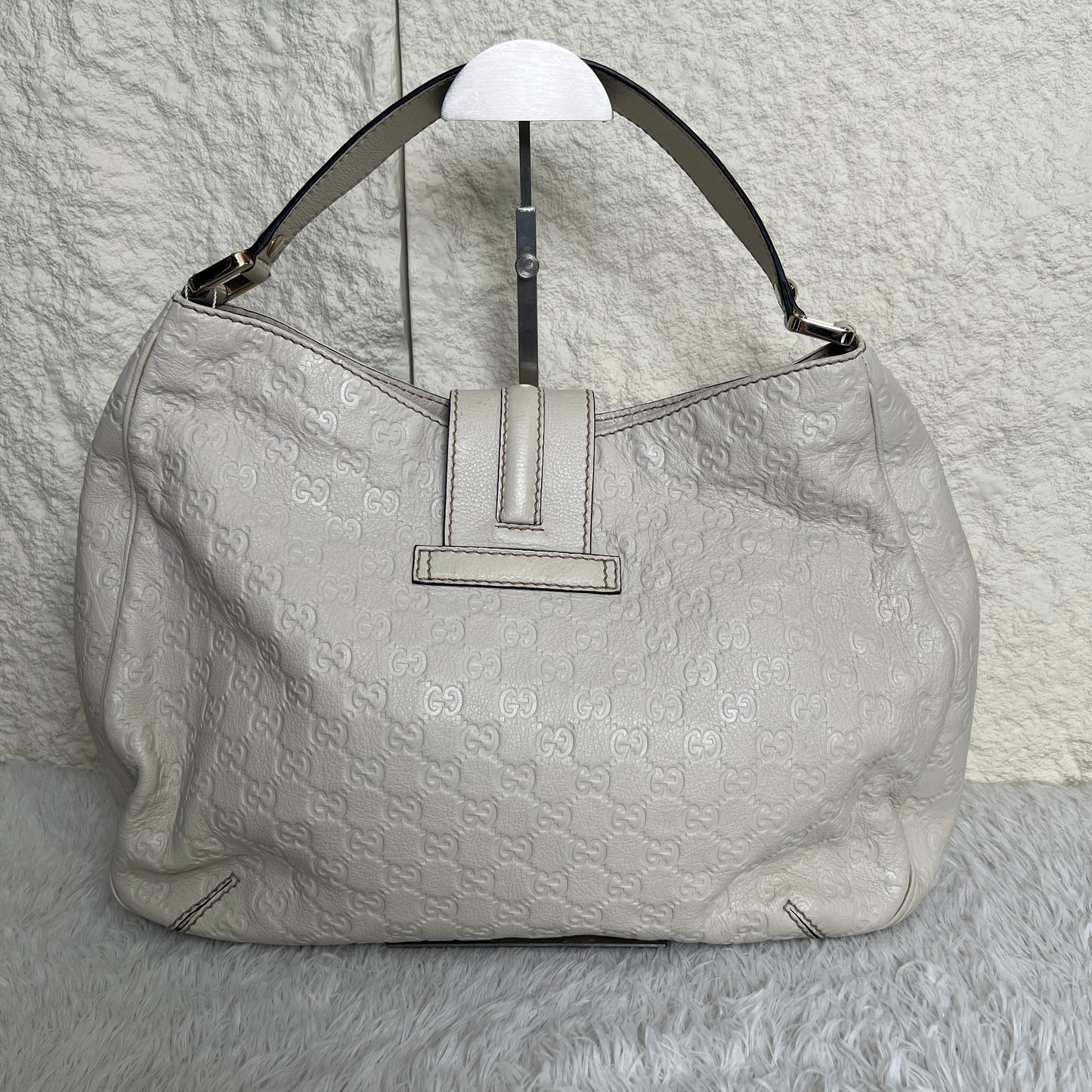 Gucci GG Embossed Leather Shoulder Bag (Pre-Owned)