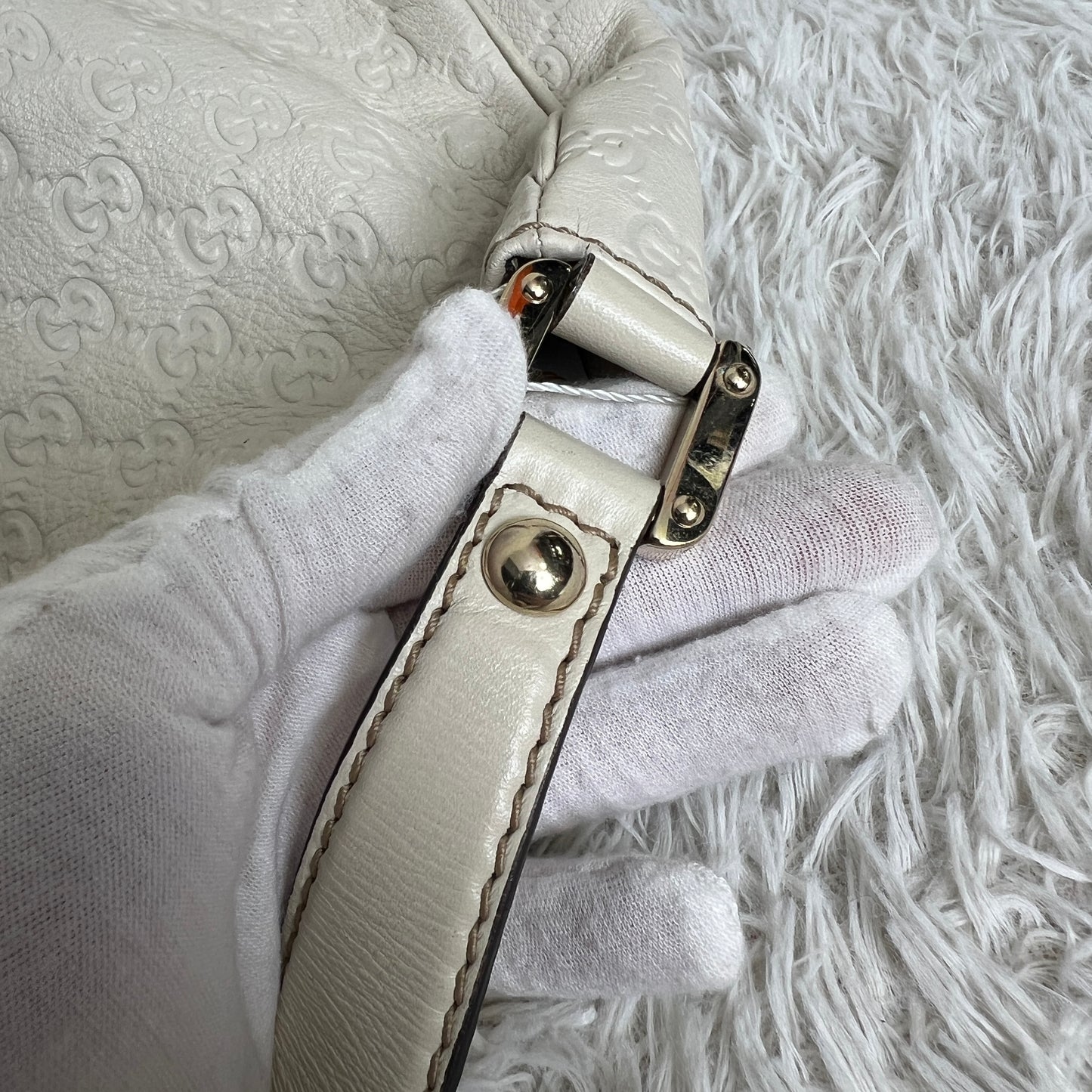 Gucci GG Embossed Leather Shoulder Bag (Pre-Owned)