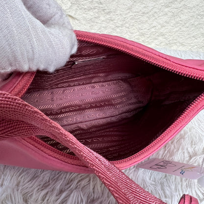 PRADA Re-Edition 2000 Nylon Shoulder Bag (Pre-Owned)