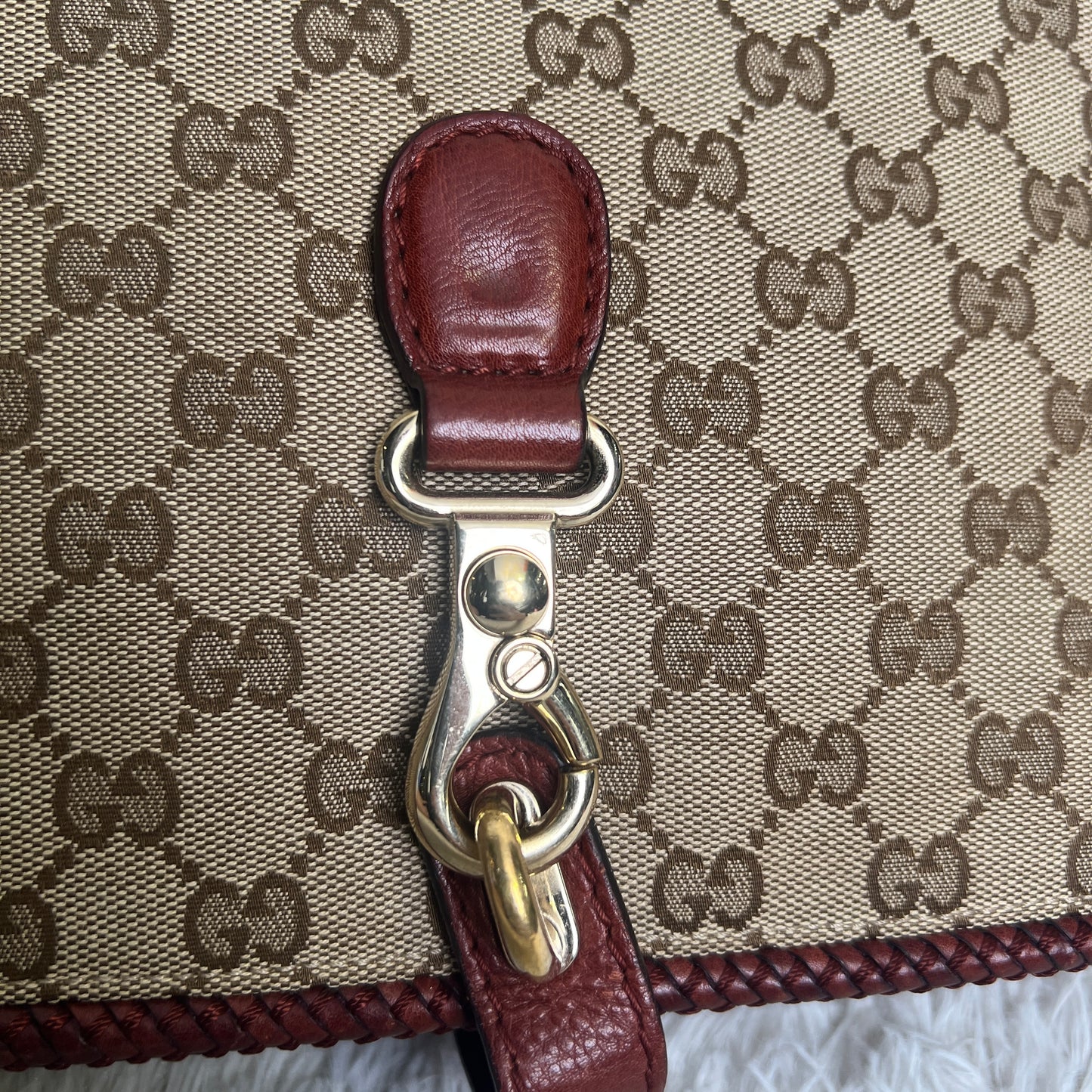 Gucci GG帆布翻盖单肩包（二手） 