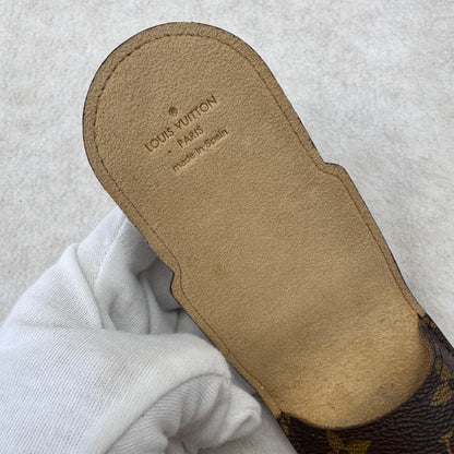 Louis Vuitton Monogram Pencil Case (Pre-Owned)