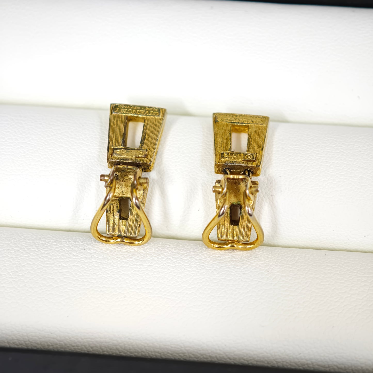 Givenchy Vintage Clip Earrings (Pre-Owned)