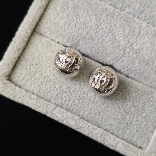 CHANEL Clip-On Earrings (Pre-Owned)