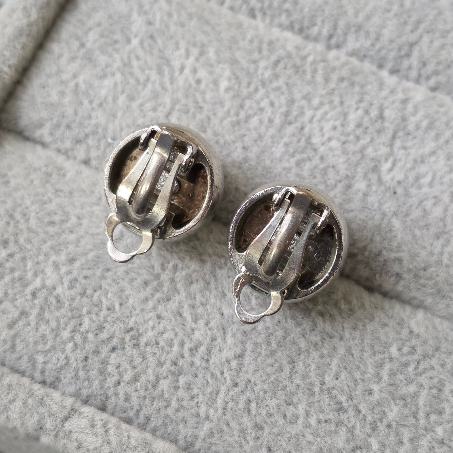 CHANEL Clip-On Earrings (Pre-Owned)