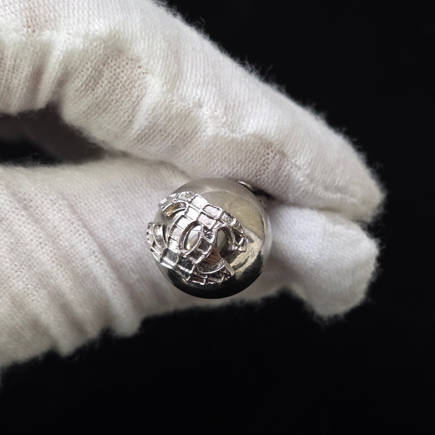 CHANEL Clip-On Earrings (Pre-Owned)