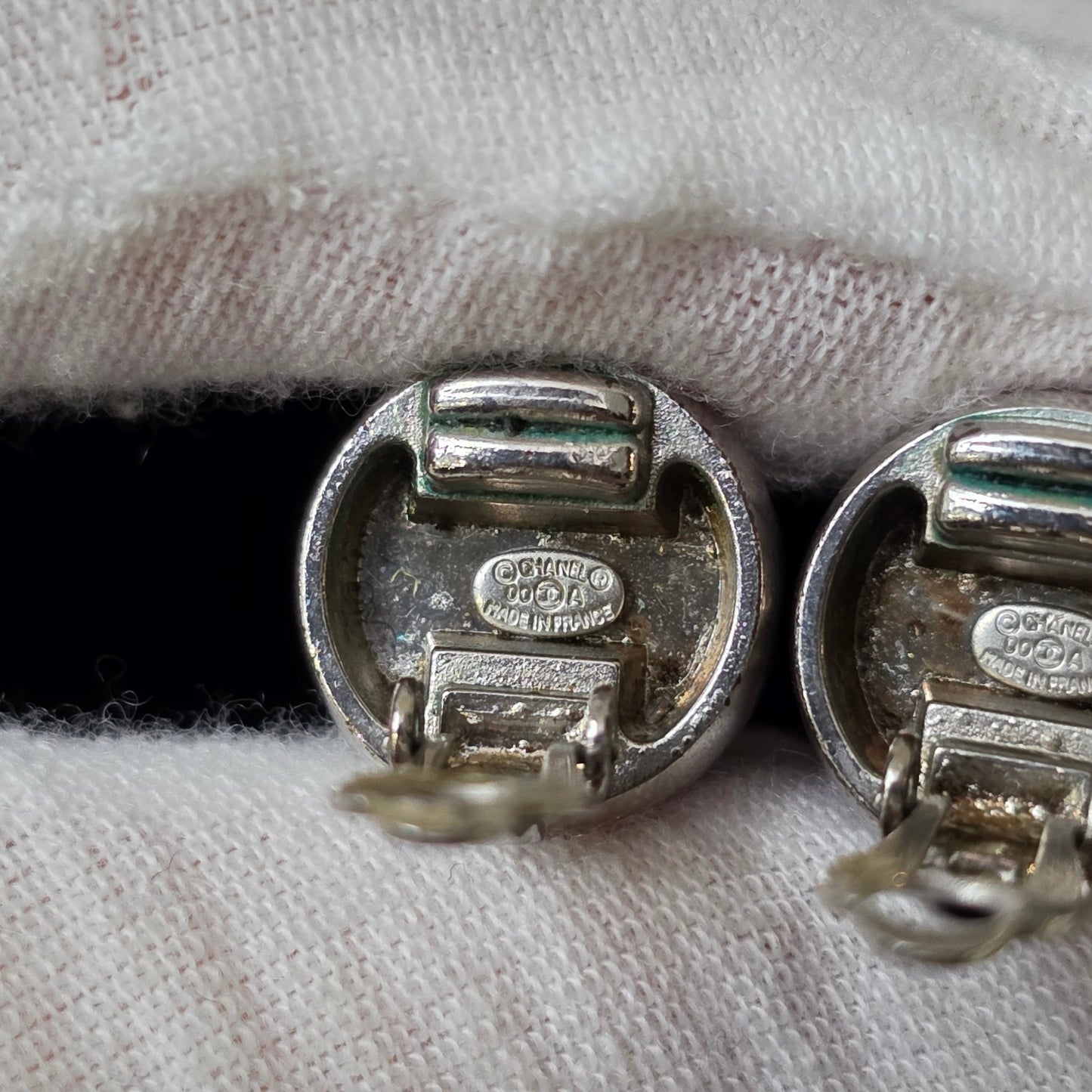 CHANEL Clip-On Earrings (Pre-Owned)