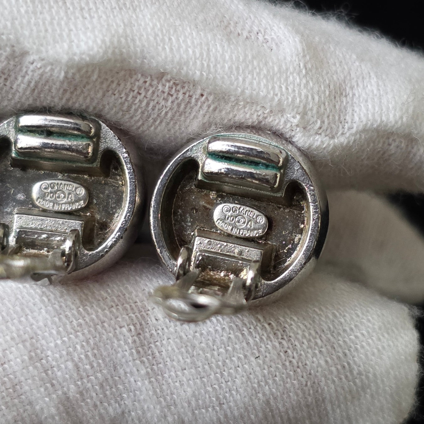 CHANEL Clip-On Earrings (Pre-Owned)