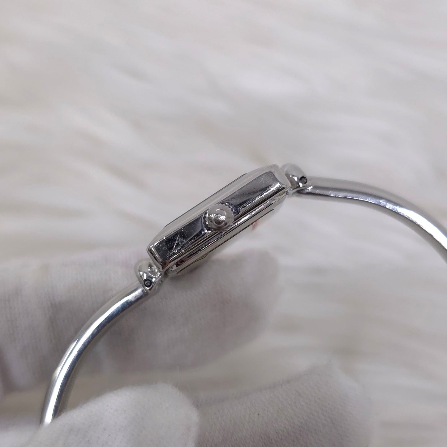 GUCCI Silver Bangle Quartz Watch (Pre-Owned)