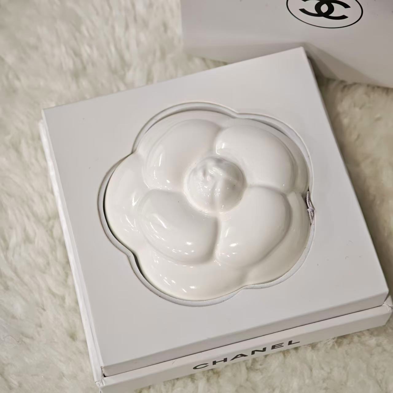CHANEL Camellia Ceramic Aroma Stone (Pre-Owned)