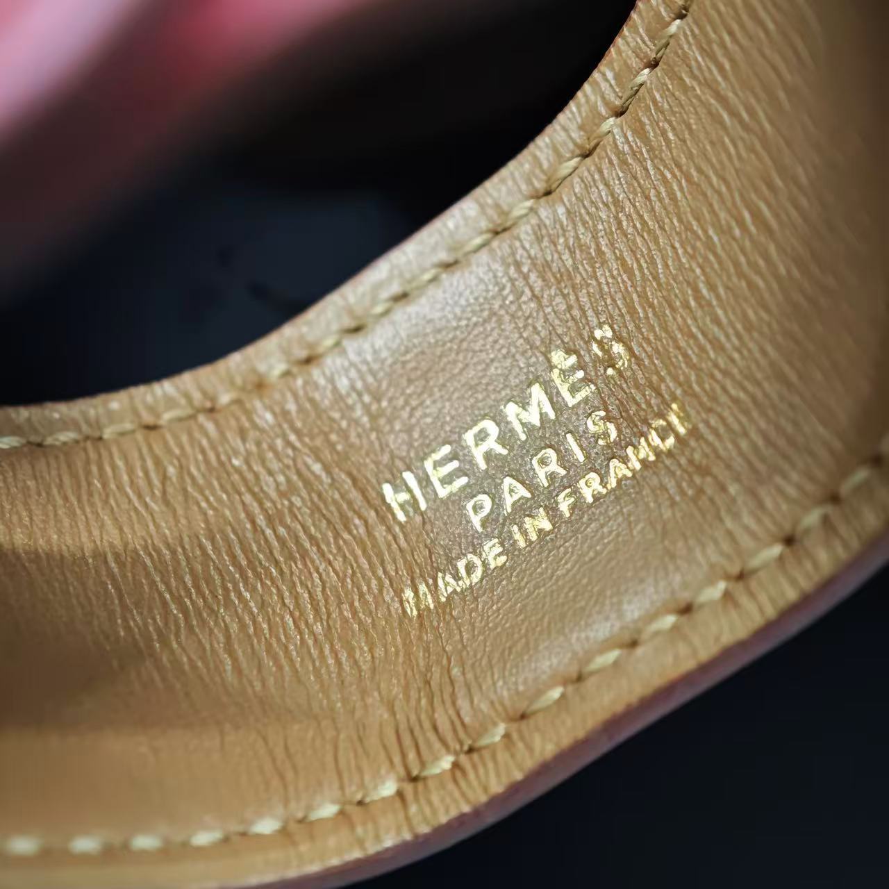 Hermès Wide Leather Bracelet (Pre-Owned)