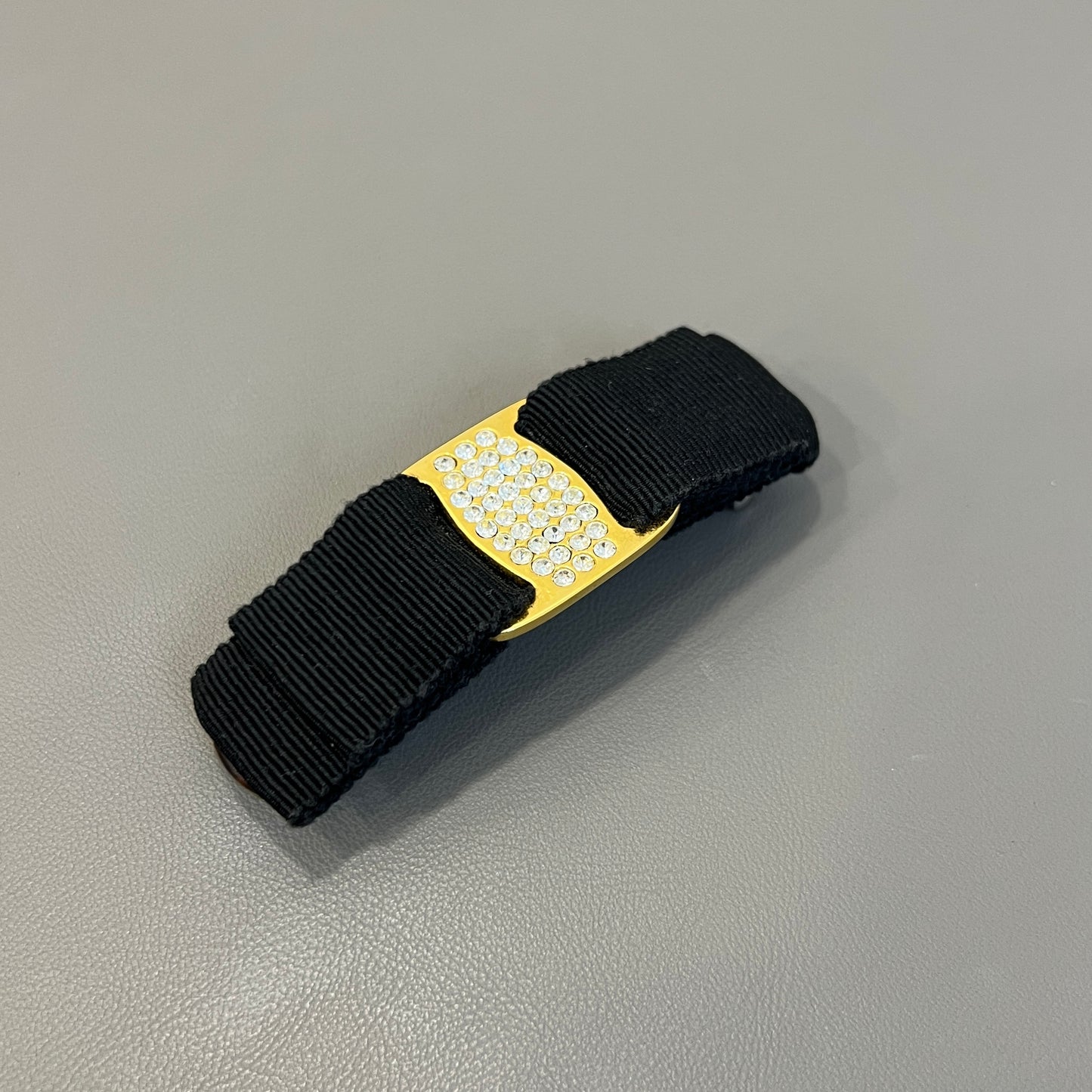 Ferragamo Vara Ribbon Hair Clip (Pre-Owned)