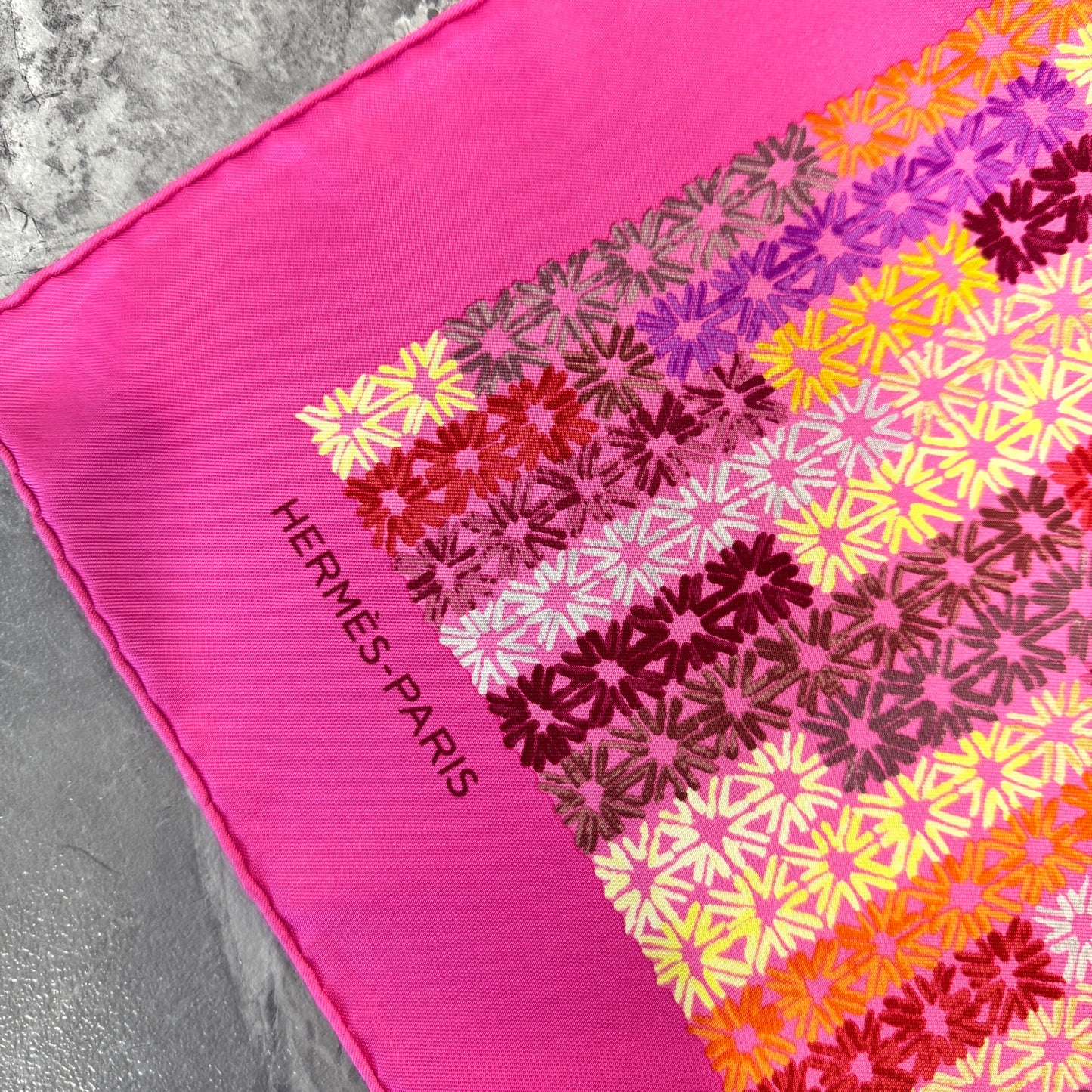 Hermès The Rhythm of China Silk Scarf (Pre-Owned)