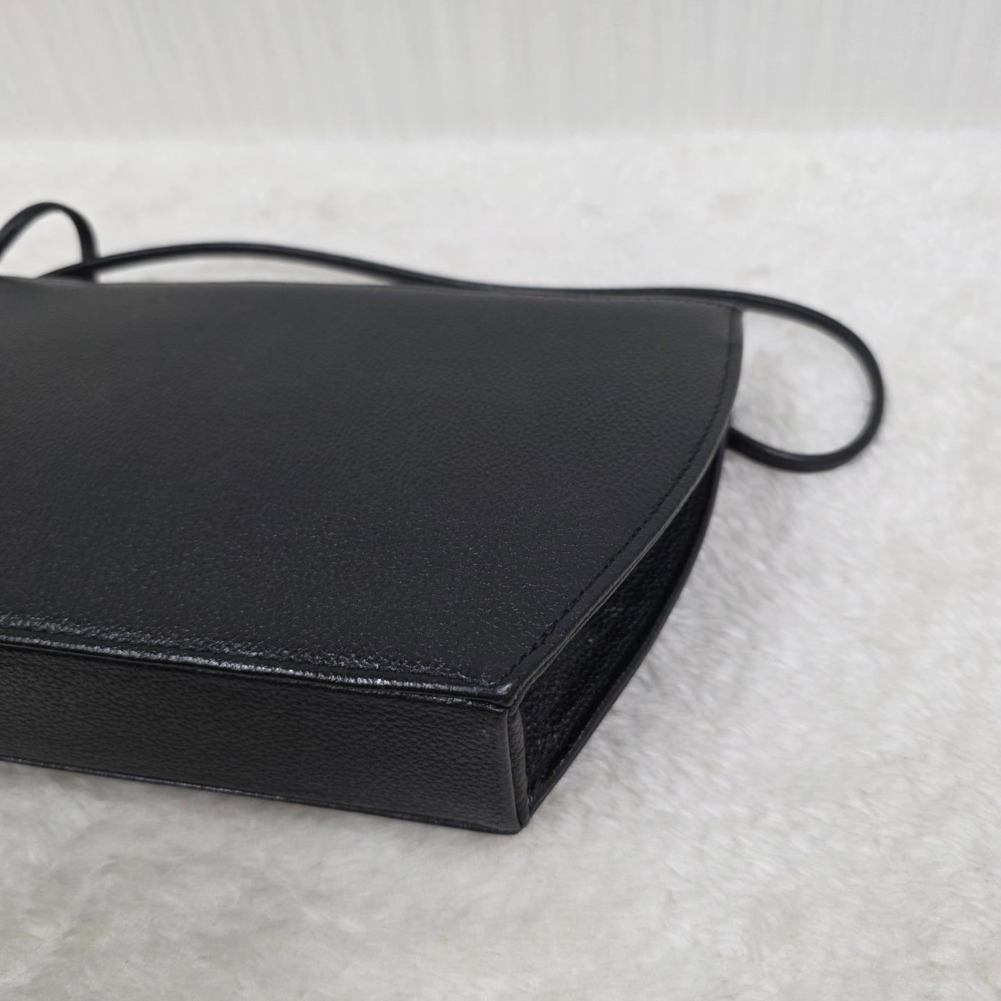 Saint Laurent 信封翻盖斜挎包（二手） 