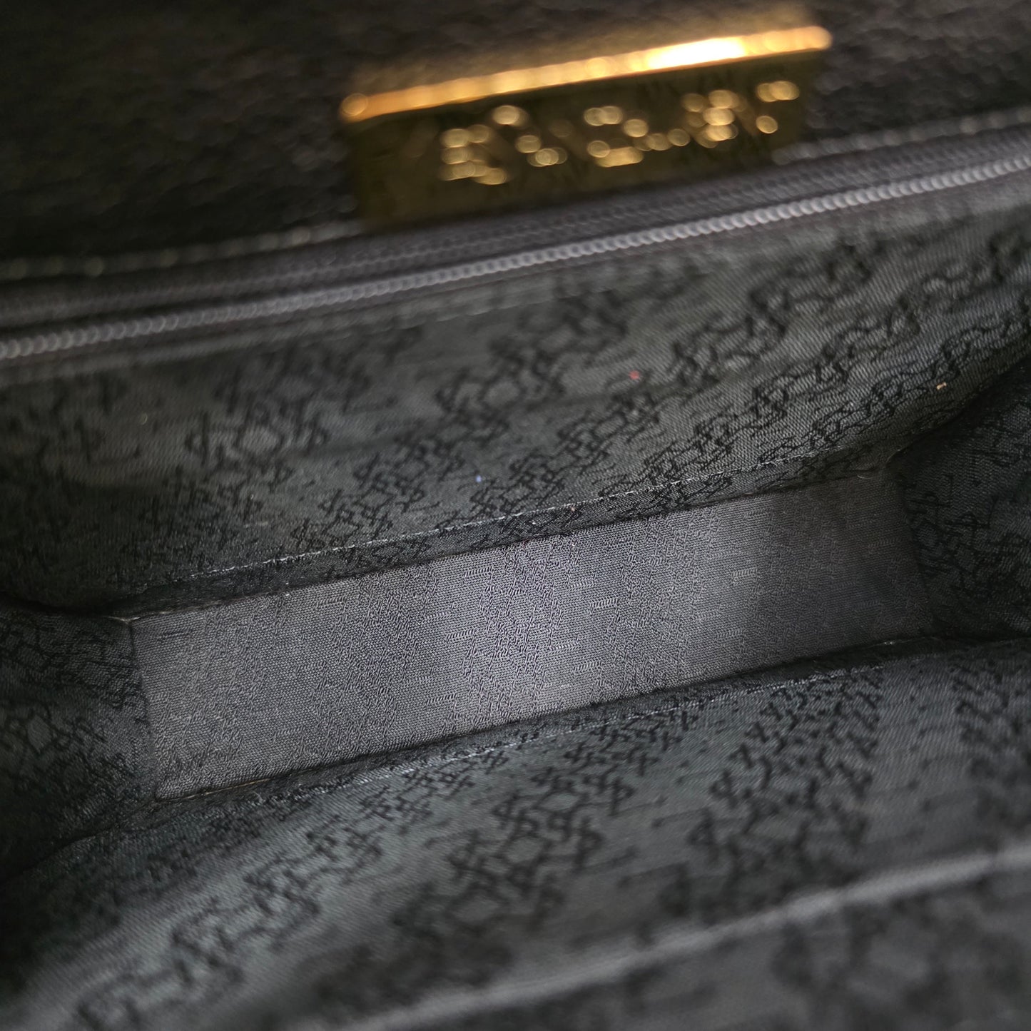 Saint Laurent 信封翻盖斜挎包（二手） 