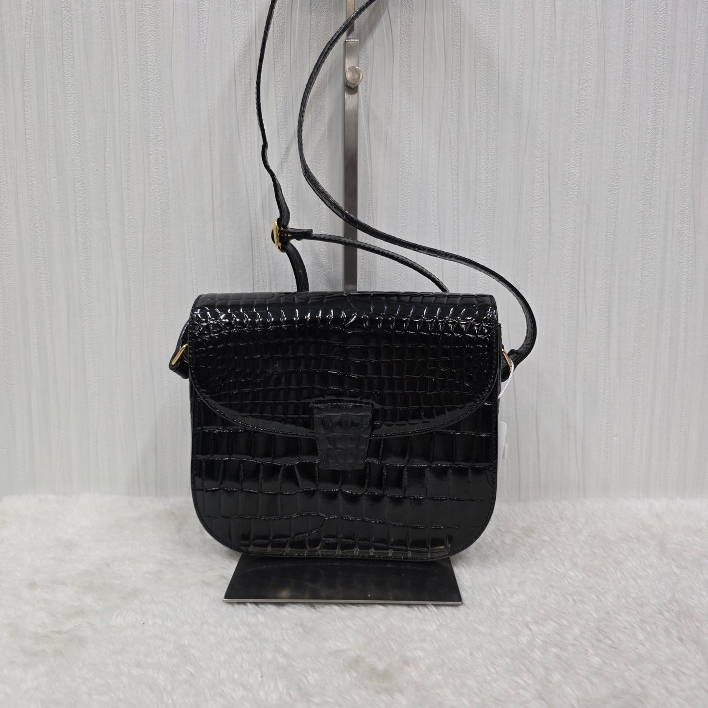 YSL Crocodile Embossed Shoulder Bag (Pre-Owned)