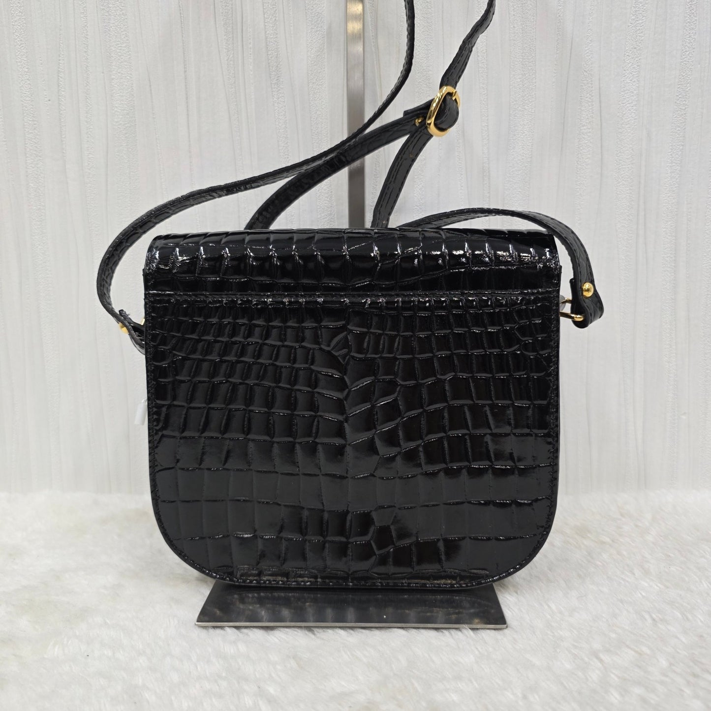 YSL Crocodile Embossed Shoulder Bag (Pre-Owned)