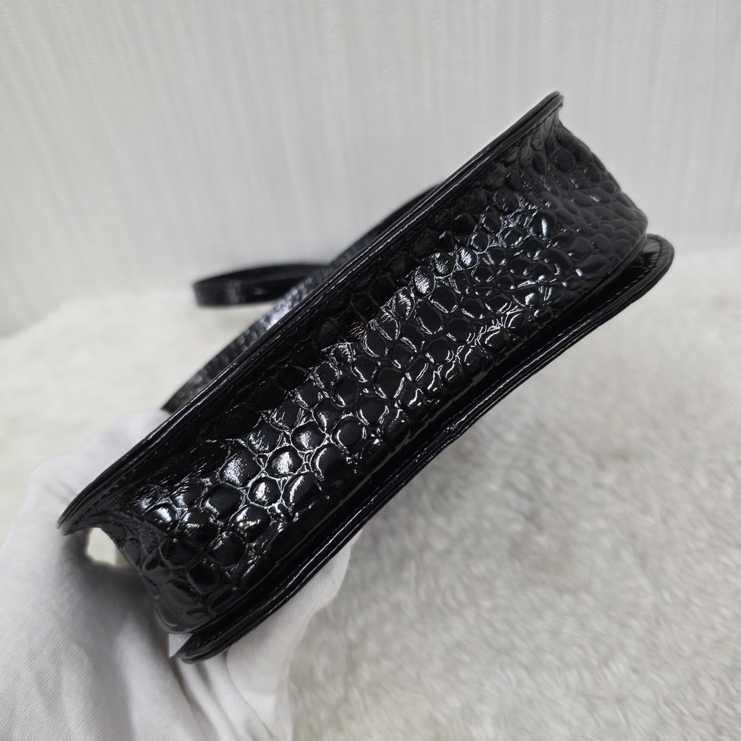 YSL Crocodile Embossed Shoulder Bag (Pre-Owned)