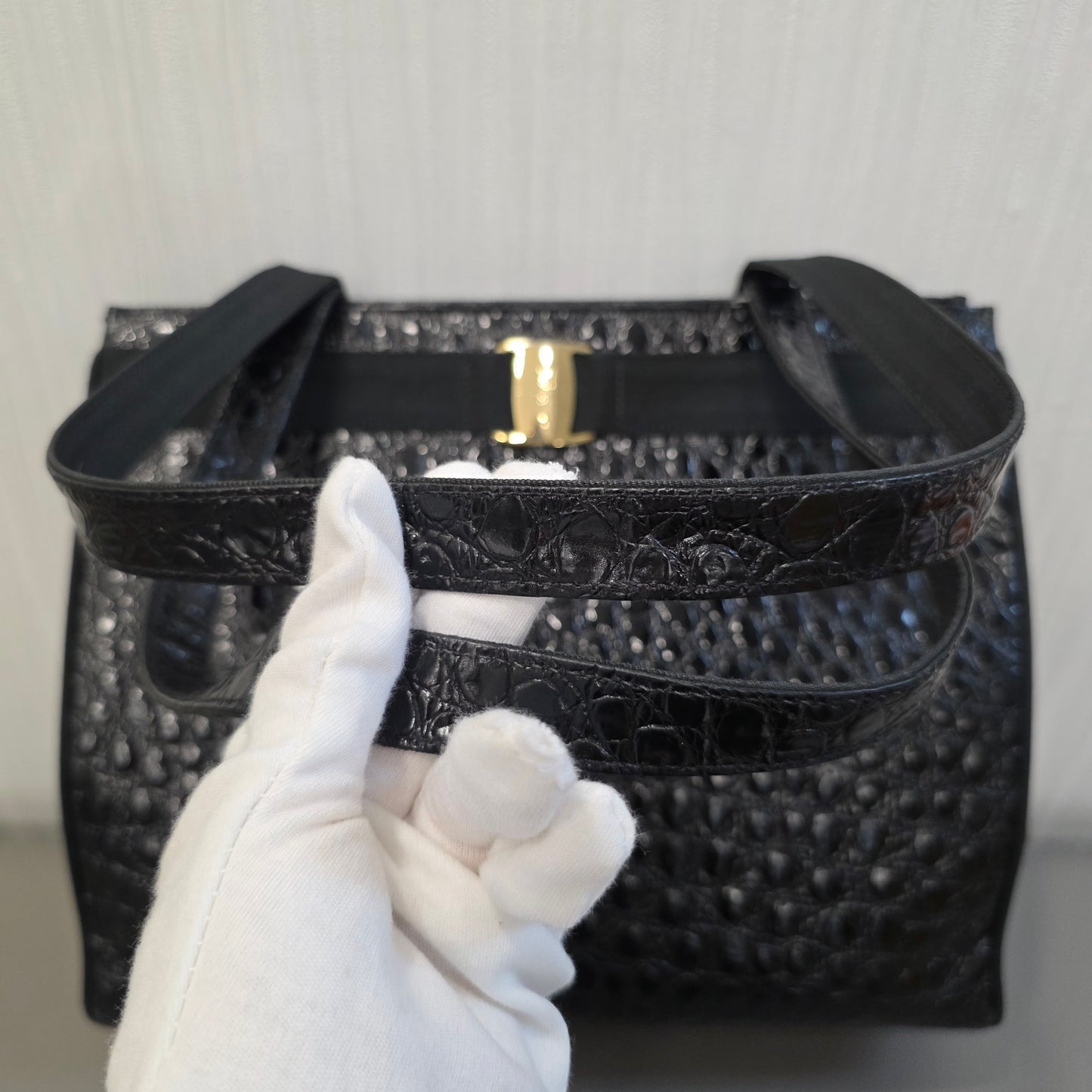 Salvatore Ferragamo Crocodile-Embossed Tote Shoulder Bag (Pre-Owned)