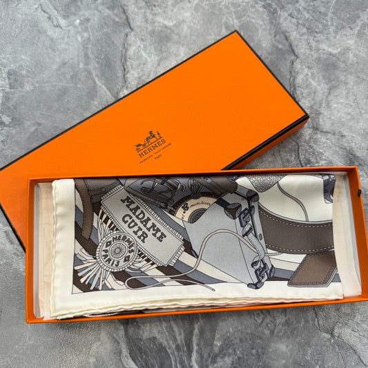 Hermès Madame Cuir Silk Scarf (Pre-Owned)