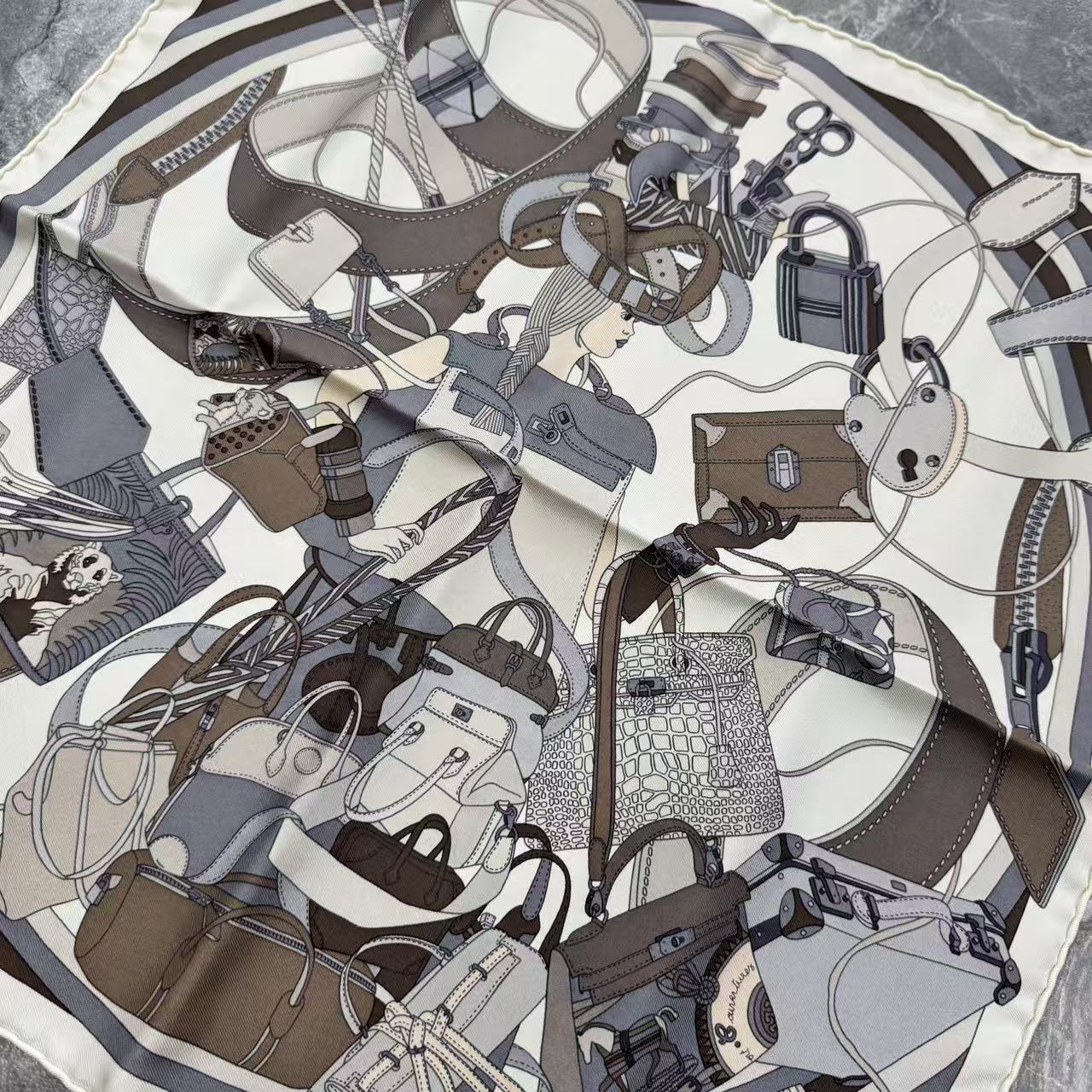 Hermès Madame Cuir Silk Scarf (Pre-Owned)