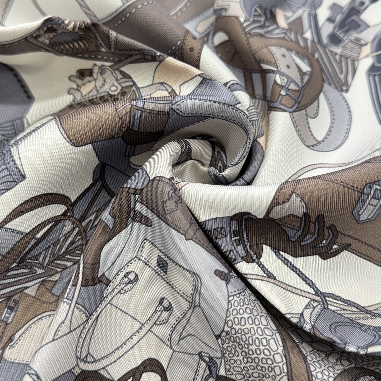 Hermès Madame Cuir Silk Scarf (Pre-Owned)