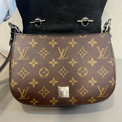 Louis Vuitton Monogram Flap Messenger / Waist Bag (Pre-owned)