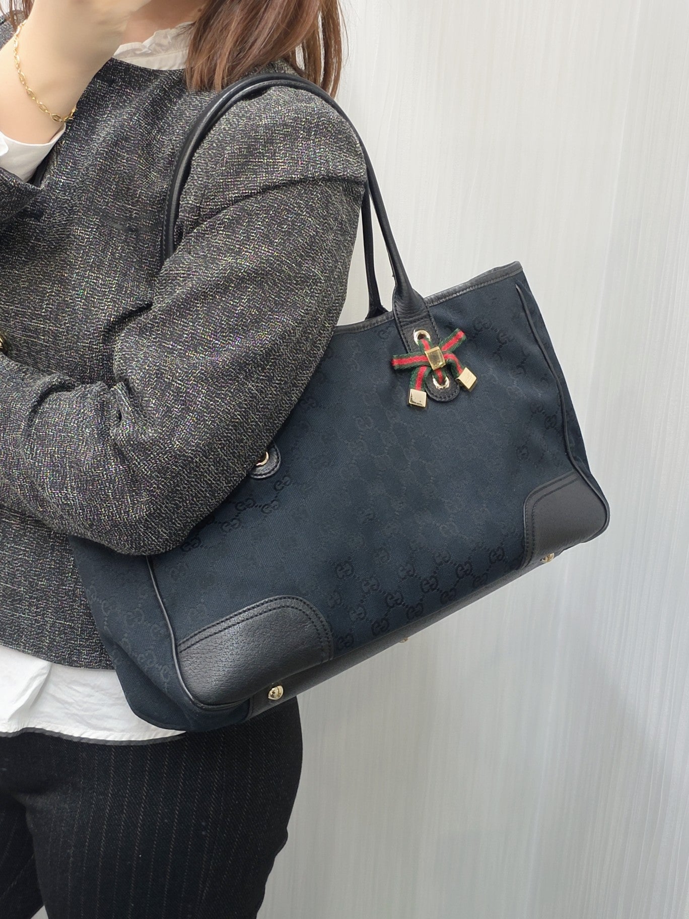 Gucci GG Canvas Tote Bag (Pre-owned)