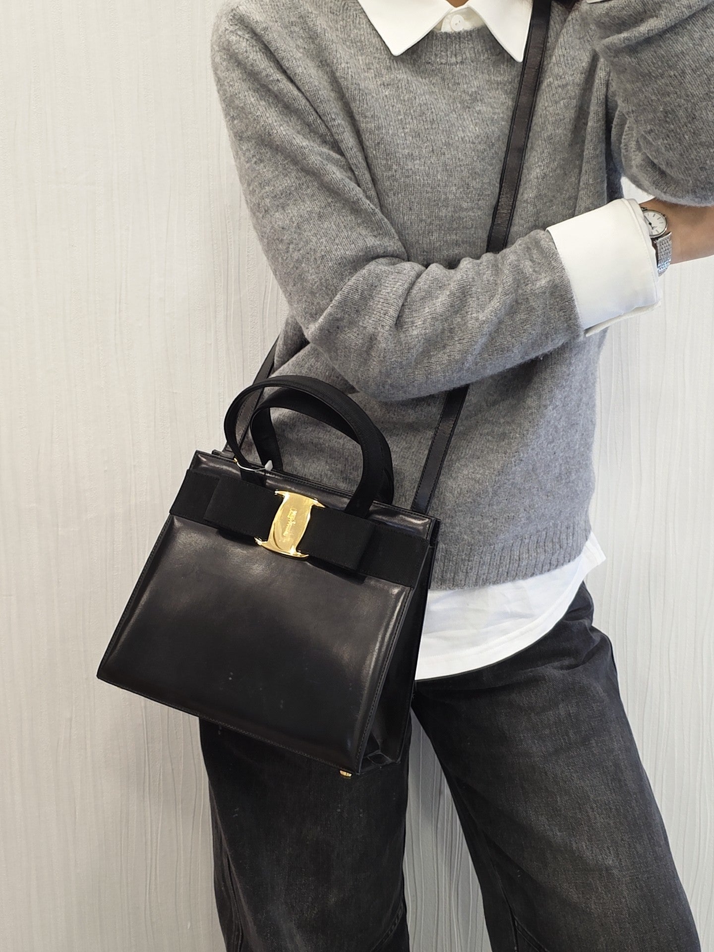 Salvatore Ferragamo Vara Bow Top Handle Bag Black (Pre-owned)