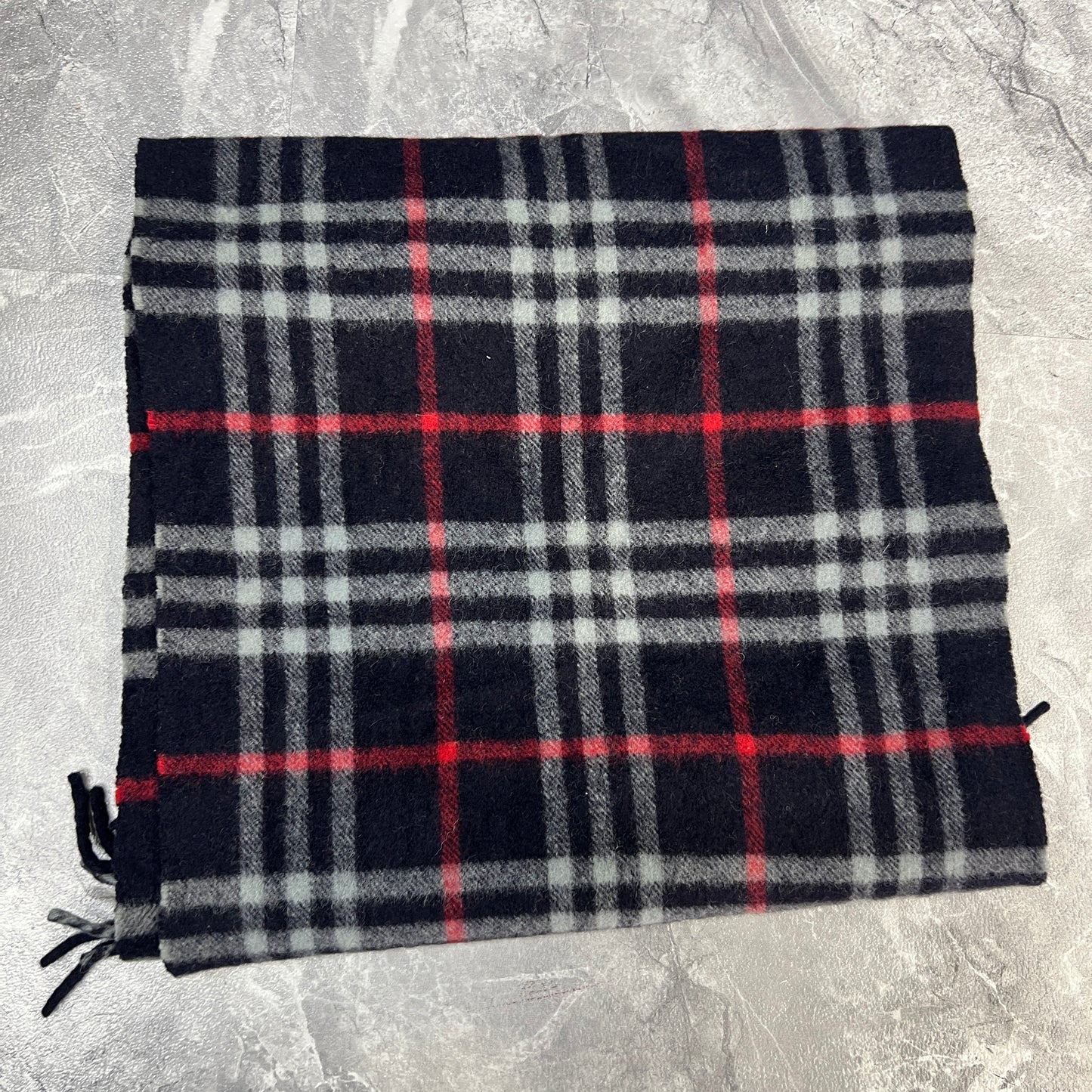 Burberry经典格纹羊毛围巾（二手） 