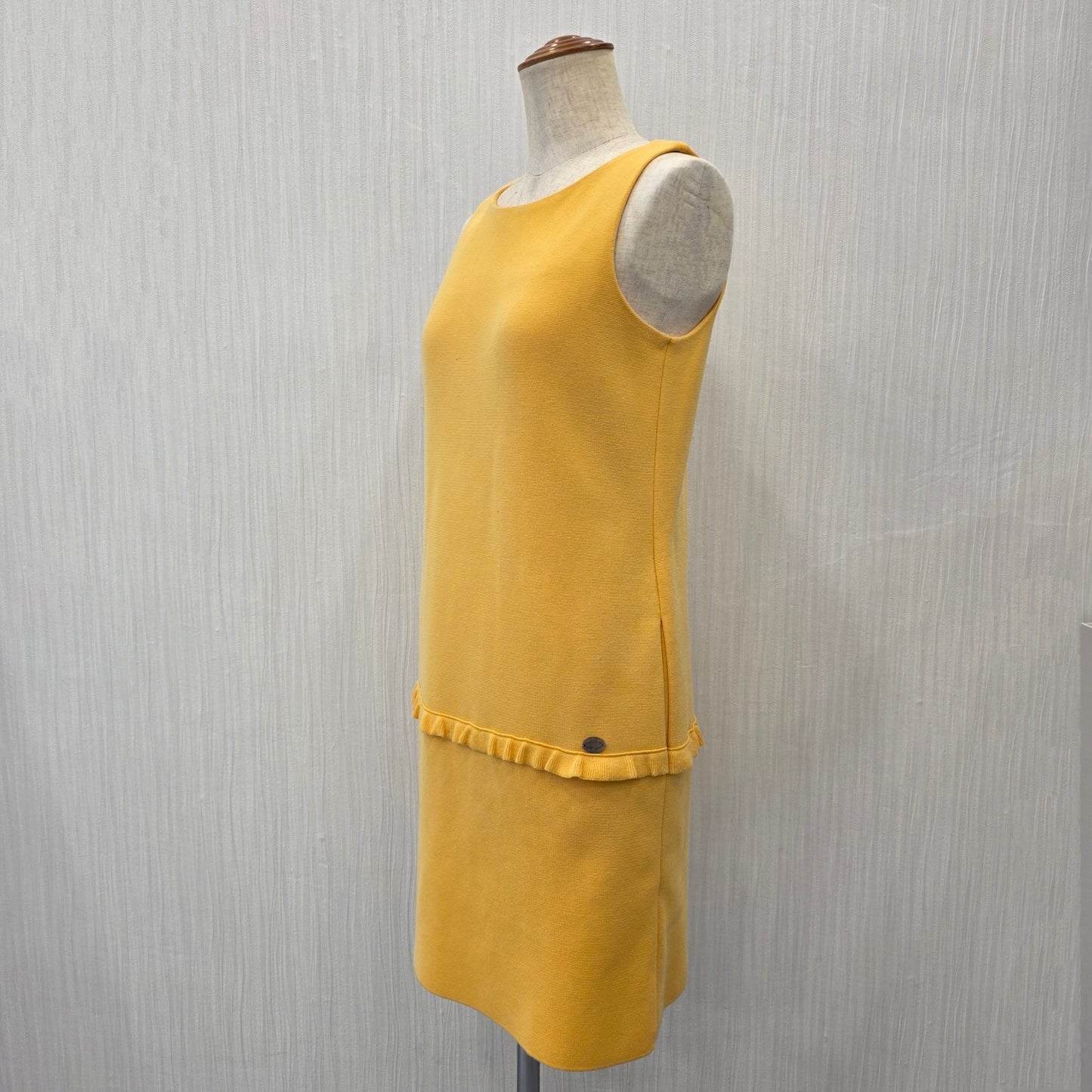 FOXEY Sleeveless Knit Top & Skirt Set (Pre-Owned)