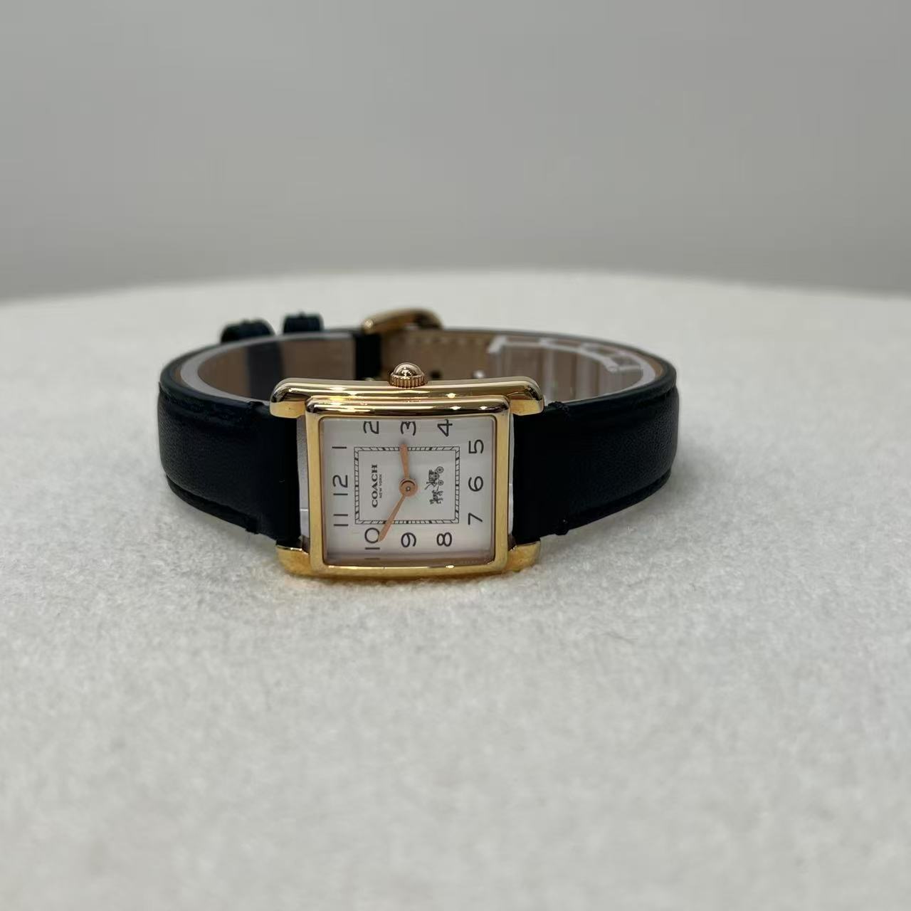 Coach Rectangular Leather Strap Watch (Pre-Owned)