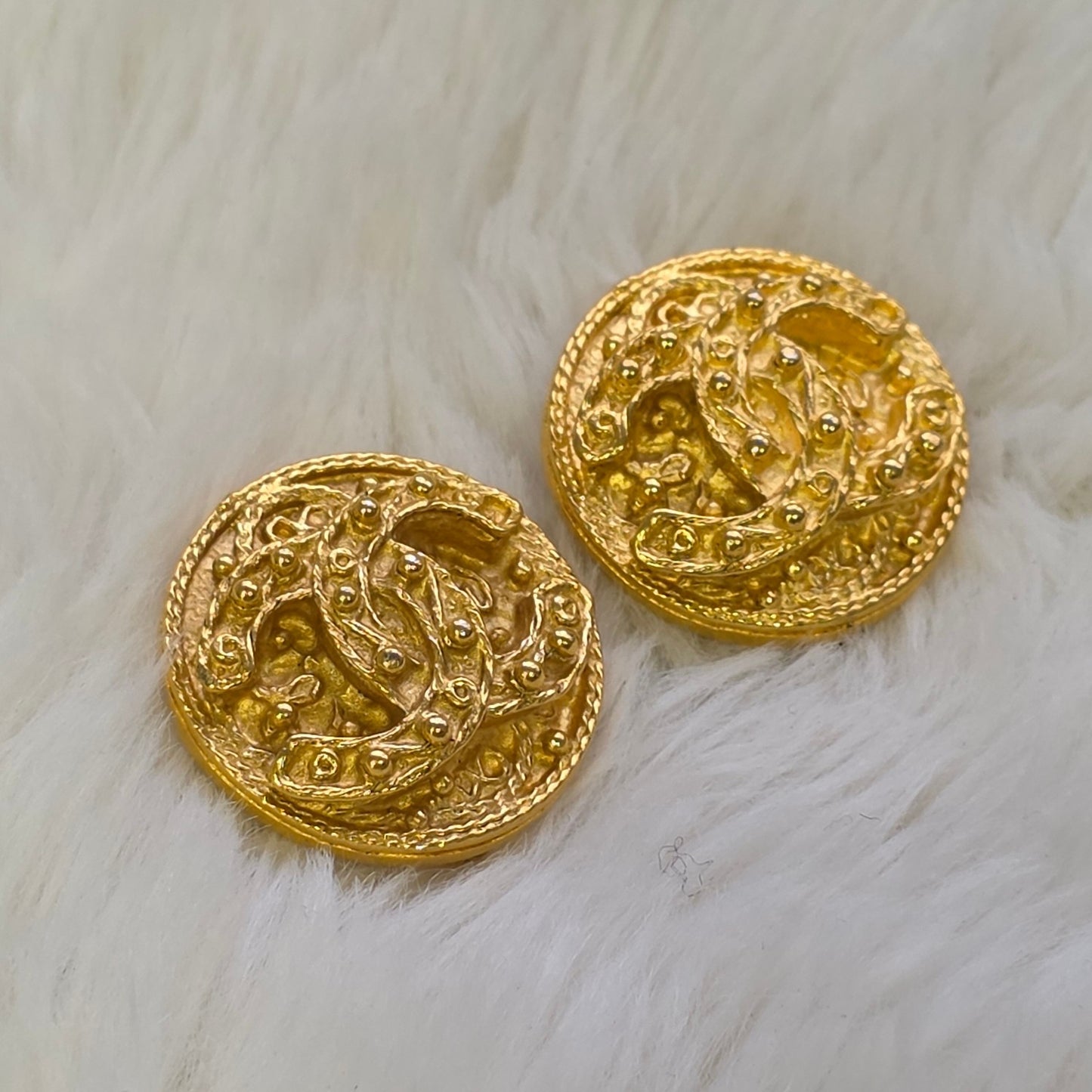 Chanel Vintage CC Textured Round Clip-On Earrings (Pre-Owned)