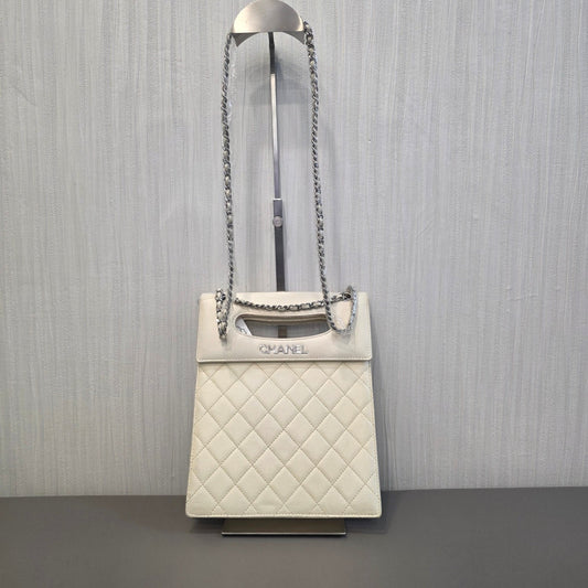 Chanel Quilted Leather Chain Shopping Bag White (Pre-Owned)