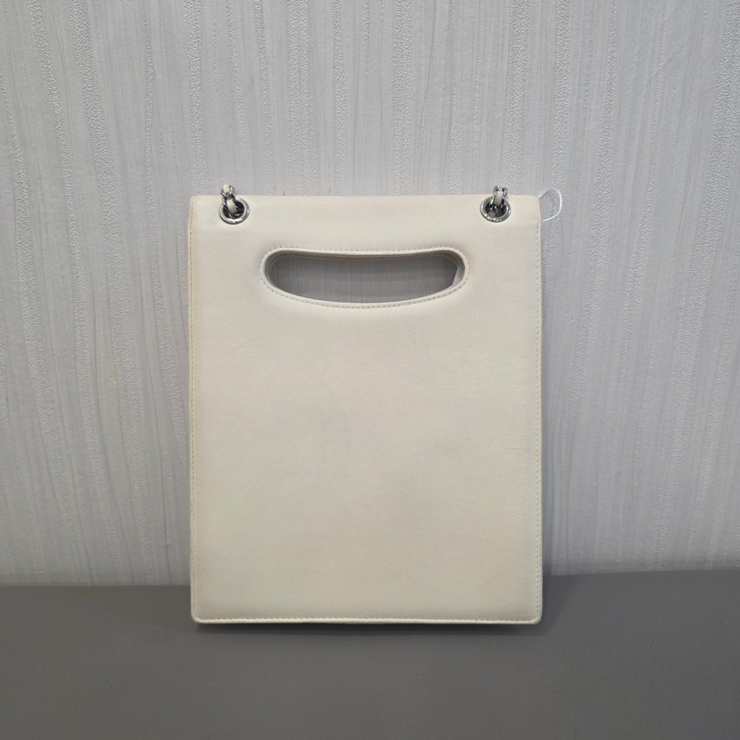 Chanel Quilted Leather Chain Shopping Bag White (Pre-Owned)