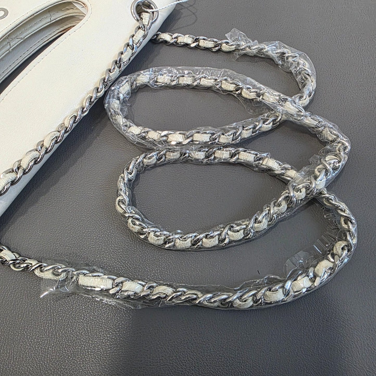 Chanel Quilted Leather Chain Shopping Bag White (Pre-Owned)