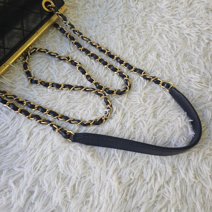 Chanel Vintage Quilted Leather Flap Shoulder Bag Navy (Pre-Owned)