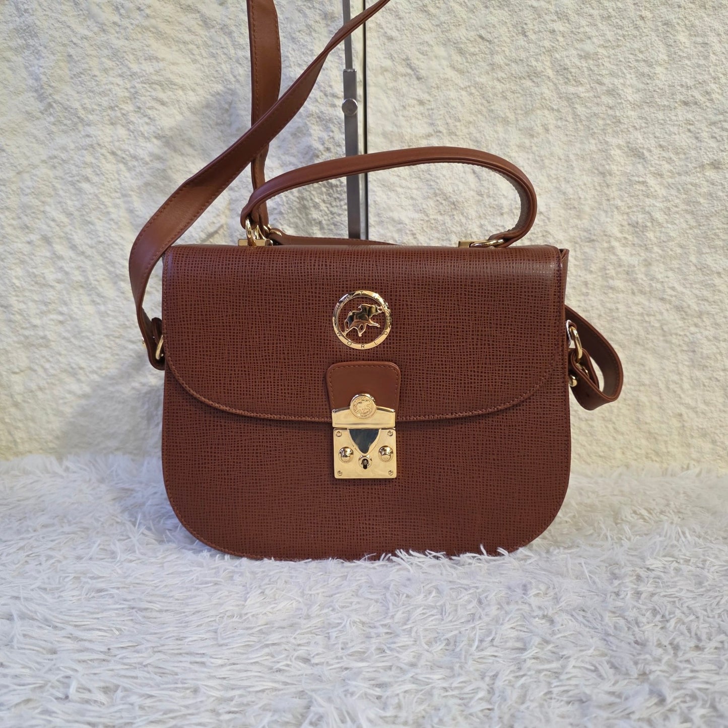 HUNTING WORLD Logo Lock Leather Shoulder Bag Brown (Pre-Owned)